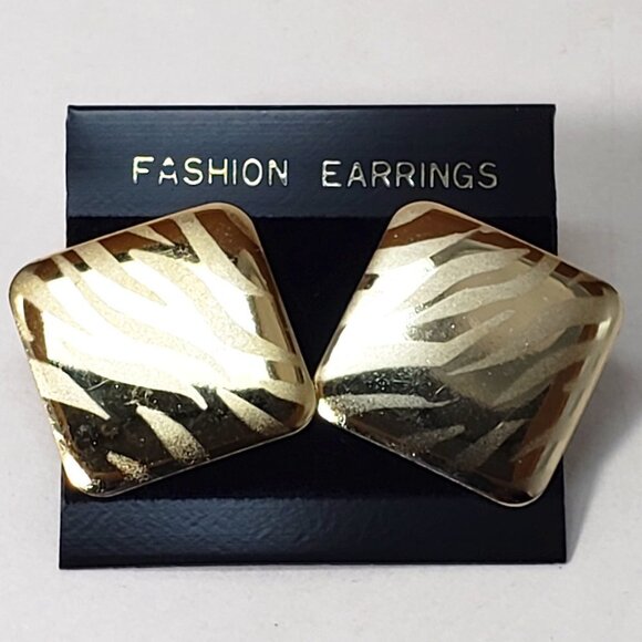 Bold Gold Tone Zebra Print Stud Earrings – Retro Animal Print Statement Jewelry - Picture 3 of 7
